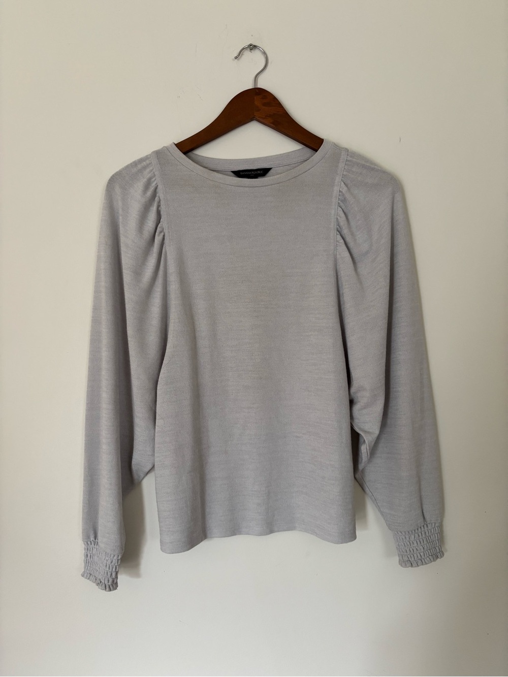 Banana Republic Light Gray Long Sleeve Top with Puff Shoulders Size XS